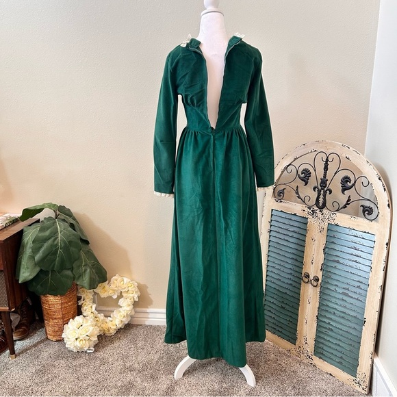 Vintage 70s Milk Maid Lace Trim Renaissance Cottage Green Velvet Maxi Dress SM - Picture 6 of 11
